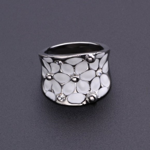 Elegant White Flower Silver Plated Ring #7-8-9-10 - Picture 5 of 5